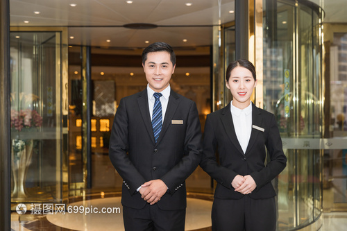 酒店管理服务人员接待形象与餐饮管理的关键要素